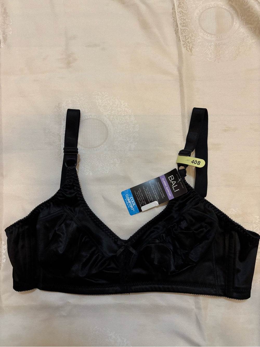 NWT Bali Black Classic Support 40B Bra w/ Cool Comfort Fabric - Never Worn